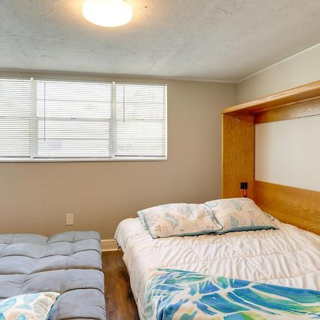 Pet-Friendly Gulfport Home Less Than 2 Mi To Beach سانت بطرسبرج المظهر الخارجي الصورة