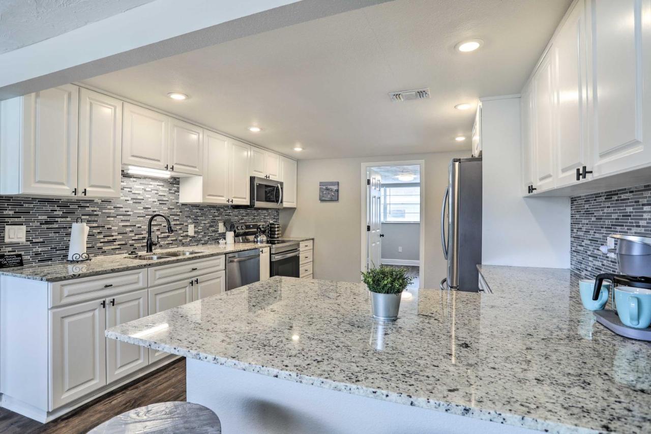 Pet-Friendly Gulfport Home Less Than 2 Mi To Beach سانت بطرسبرج المظهر الخارجي الصورة